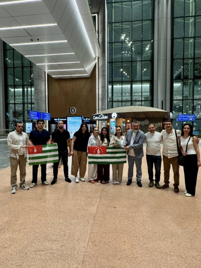 Нанҳәамза 1 азы, Аҧснынтә  Ҭырқәтәылатәи Ареспублика иаҭааит Кавказ акультуратә центрқәа Рфедерациа еиҿнакааз,  Кавказ ажәларқәа ретнокультуратә фестиваль алахәцәа гәыҧҩык