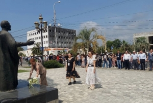 Делегация участников лагеря «Ахьышьтрахь» посетила город-герой Гудаута